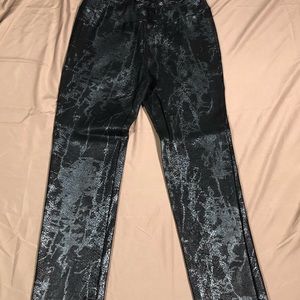 Patterned pants